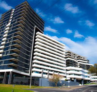Modern Clean Luxury at the Right Price..... - Foster Accommodation
