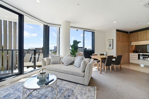 Modern, Ultra Clean In The Heart Of Convenience - Foster Accommodation 0