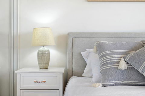 Modern, Ultra Clean In The Heart Of Convenience - Foster Accommodation 2