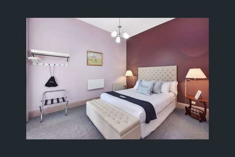 Mount Victoria Manor - Foster Accommodation 1