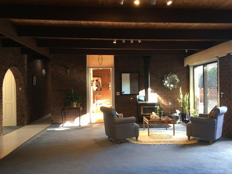 Mountain Gate Villa - Foster Accommodation 3