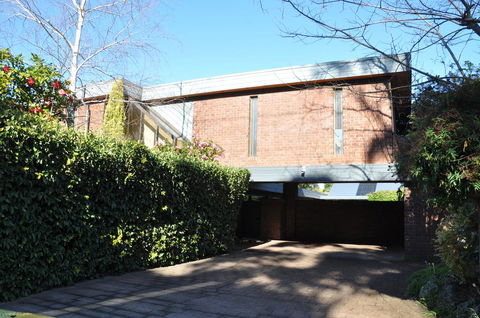 Mountain Gate Villa - Foster Accommodation 0