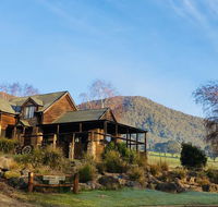 Mountain Grass Lodge 2 bedroom - Foster Accommodation