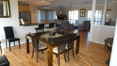 Mountain Park Retreat - Foster Accommodation 2