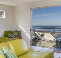 Moyan - Standing tall at the edge of the Indian Ocean - Foster Accommodation