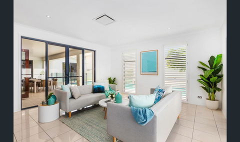 Narrabeen Beach House - Foster Accommodation 2