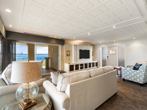 The Peninsula Riverside Serviced Apartments - Foster Accommodation 5