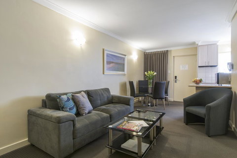 The Peninsula Riverside Serviced Apartments - Foster Accommodation 36