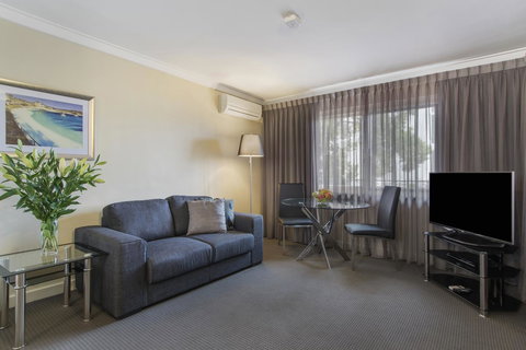 The Peninsula Riverside Serviced Apartments - Foster Accommodation 28