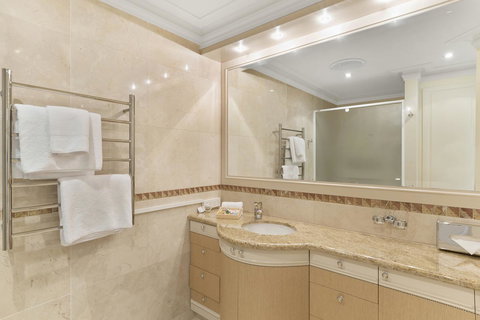 The Peninsula Riverside Serviced Apartments - Foster Accommodation 2