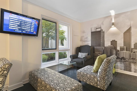 The Peninsula Riverside Serviced Apartments - Foster Accommodation 39