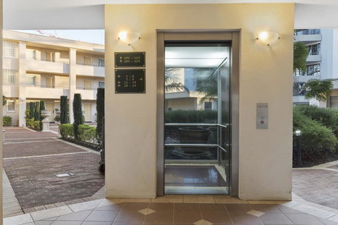 The Peninsula Riverside Serviced Apartments - Foster Accommodation 38