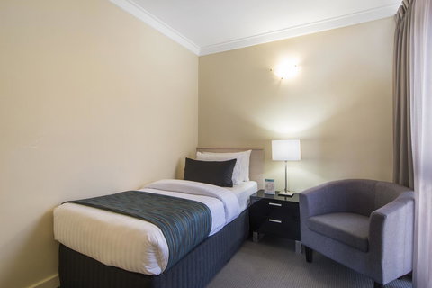 The Peninsula Riverside Serviced Apartments - Foster Accommodation 29