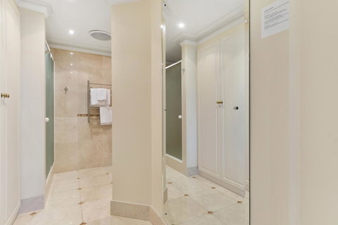 The Peninsula Riverside Serviced Apartments - Foster Accommodation 3