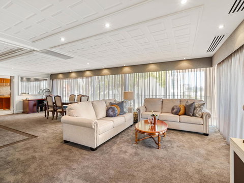 The Peninsula Riverside Serviced Apartments - Foster Accommodation 8