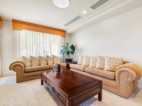 The Peninsula Riverside Serviced Apartments - Foster Accommodation 10