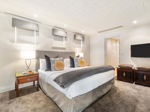 The Peninsula Riverside Serviced Apartments - Foster Accommodation 4