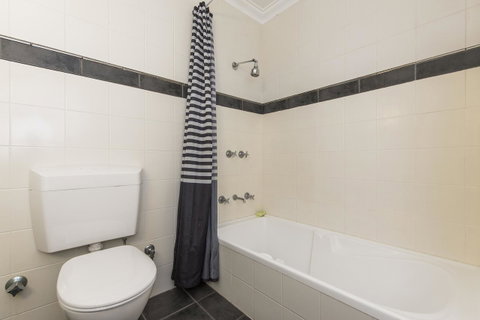 Subiaco Village 30 - Foster Accommodation 16