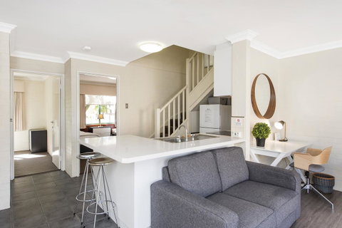 Subiaco Village 30 - Foster Accommodation 4