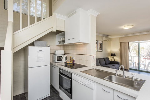 Subiaco Village 30 - Foster Accommodation 11