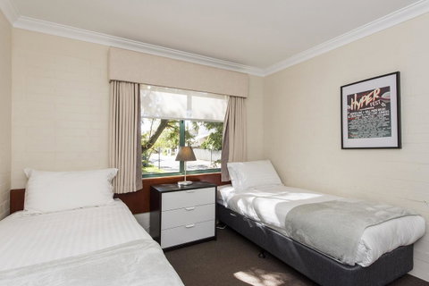 Subiaco Village 30 - Foster Accommodation 19