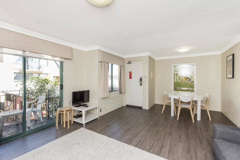 Subiaco Village 30 - Foster Accommodation 8