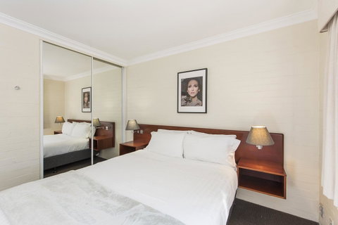 Subiaco Village 30 - Foster Accommodation 13