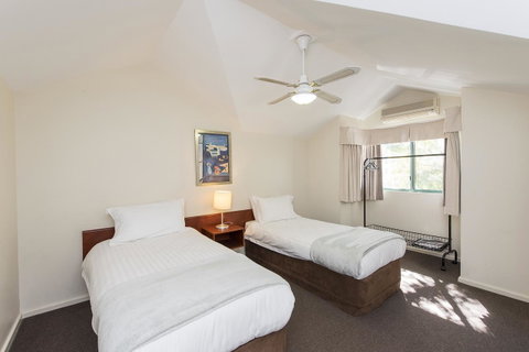 Subiaco Village 30 - Foster Accommodation 24