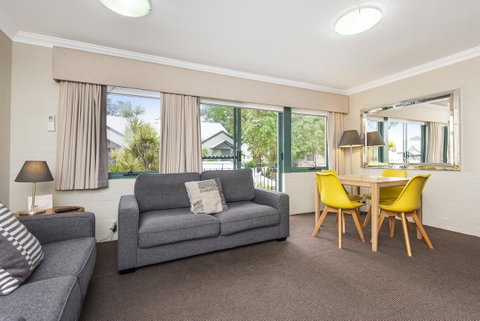 Subiaco Village 20 - Foster Accommodation 2