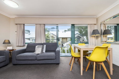 Subiaco Village 20 - Foster Accommodation 1