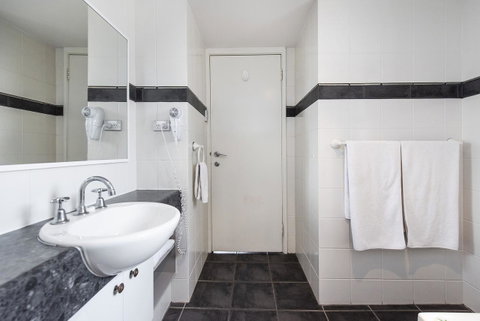 Subiaco Village 20 - Foster Accommodation 14