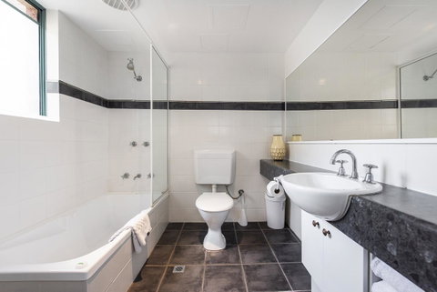 Subiaco Village 20 - Foster Accommodation 15