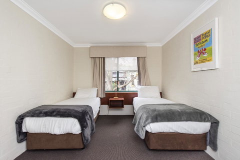 Subiaco Village 20 - Foster Accommodation 13