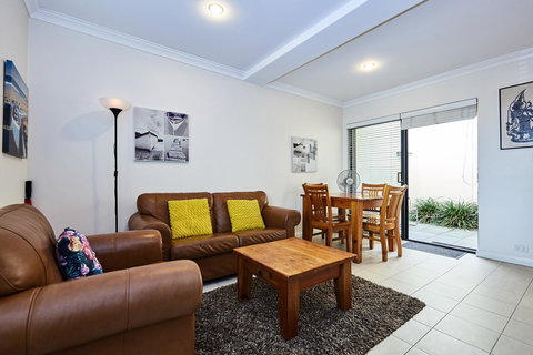 Fremantle Townhouse U/5 - Foster Accommodation 3