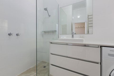 Cottesloe Bel-Air Apartment - Foster Accommodation 11