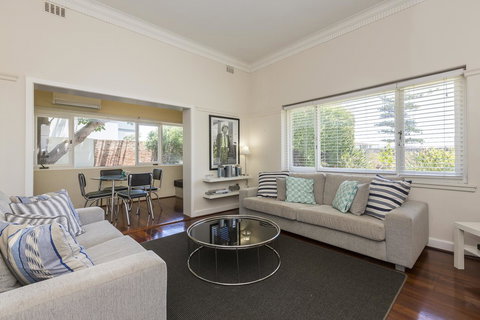 Cottesloe Bel-Air Apartment - Foster Accommodation 0