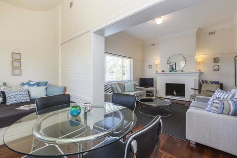 Cottesloe Bel-Air Apartment - Foster Accommodation 1