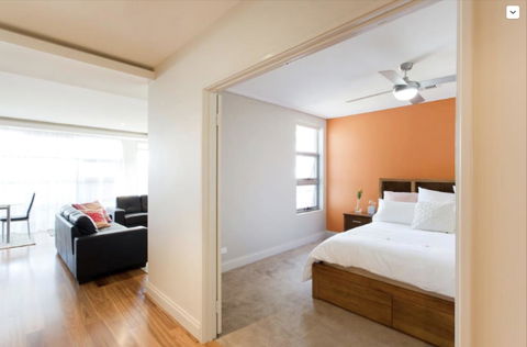 Adele's Luxury South Beach Apartment With King Bed - Foster Accommodation 4