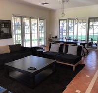 Caves Road Guest Houses - Foster Accommodation