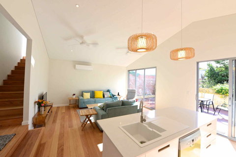 Sunny Blinco Street House - Foster Accommodation 4