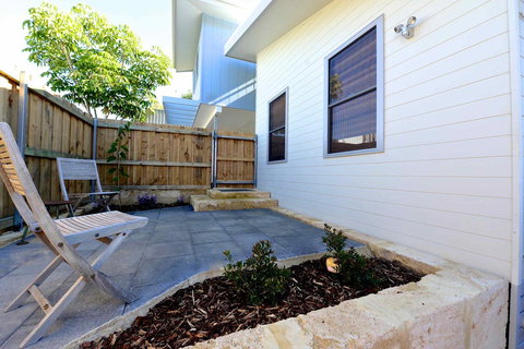 Sunny Blinco Street House - Foster Accommodation 12