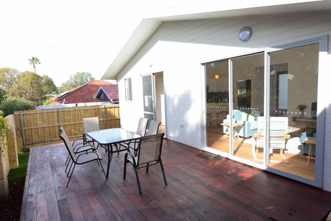 Sunny Blinco Street House - Foster Accommodation 11