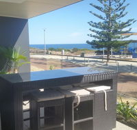 Mandurah beach front apartment - Foster Accommodation