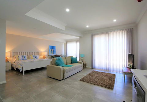 Studio Style Mindarie Marina - Foster Accommodation 4