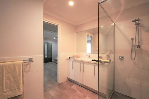 Studio Style Mindarie Marina - Foster Accommodation 6
