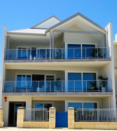 Studio Style Mindarie Marina - Foster Accommodation 9