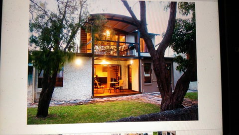 Dunsborough Luxury Villa - Foster Accommodation 0