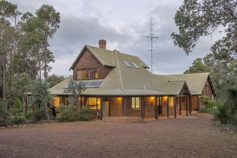 A Hidden Bush Delight - Foster Accommodation 0