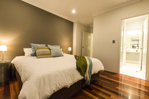 Ambar Villa Between City And Freo - Foster Accommodation 7