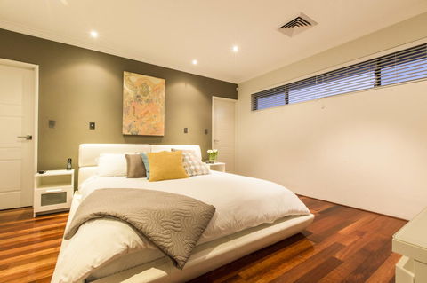 Ambar Villa Between City And Freo - Foster Accommodation 0